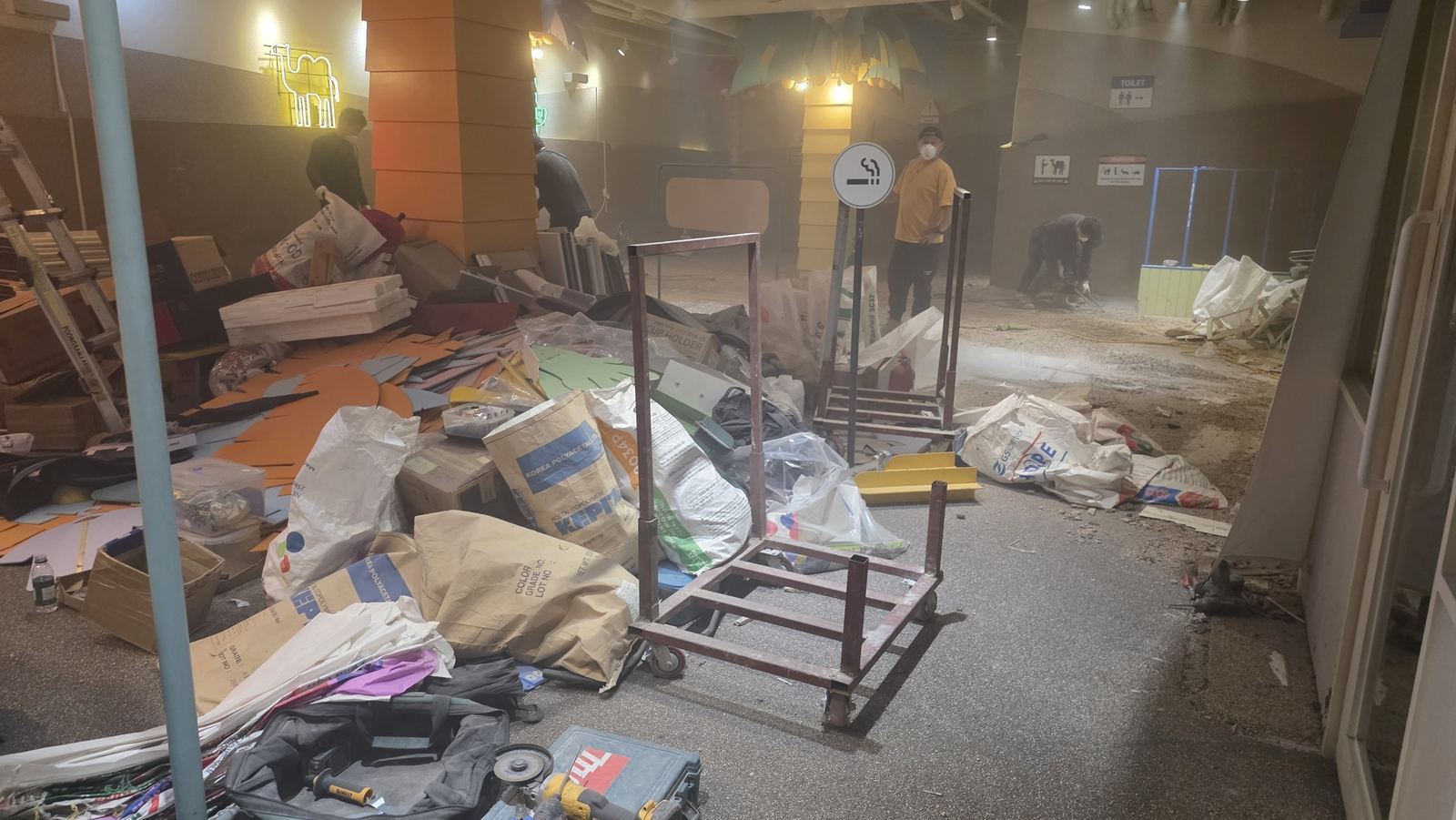 PC방 철거 중 사진 3